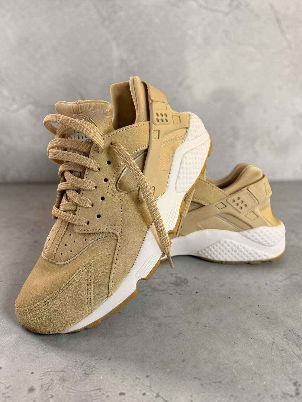 Nike Air Huarache Run Premium Tan Suede Sneakers Gum Sole